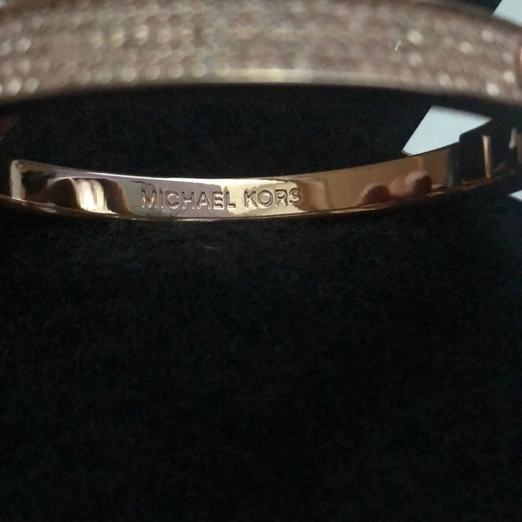 Michael Kors Matching Jewelry Set - Picture 4 of 8